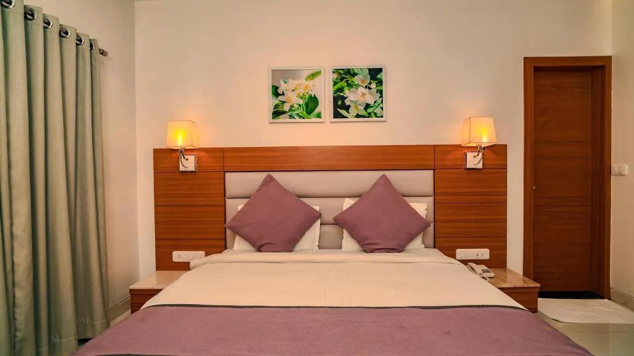 Hotel Blu Orchid Udaipur 3*,